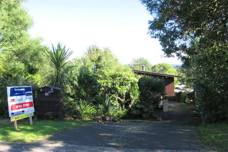 Photo of property in 2/15 Castaing Crescent, Te Atatu South, Auckland, 0610