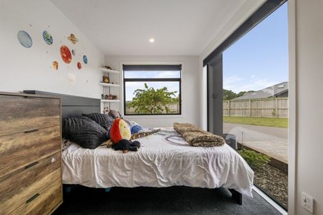 Photo of property in 9b Cross Street, Lepperton, New Plymouth, 4373