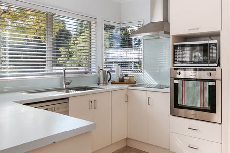 Photo of property in 4 Beach Grove, Omokoroa, 3114