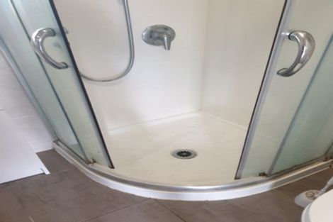 Photo of property in 2/171 Bruce Mclaren Road, Henderson, Auckland, 0612