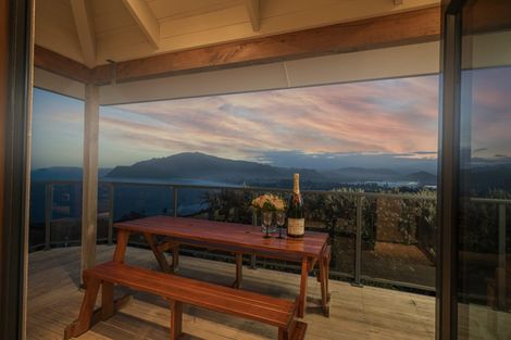 Photo of property in 5 Tirinui Crescent, Tairua, 3508