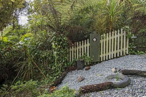 Photo of property in 54 Paparoa Station Road, Paparoa, 0571
