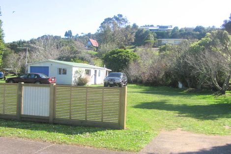 Photo of property in 16 Parkland Place, Whitianga, 3510