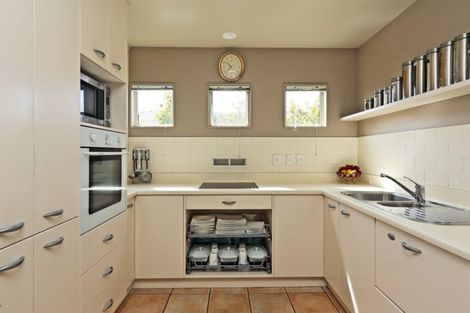 Photo of property in 2 Queens Walk, Taradale, Napier, 4112