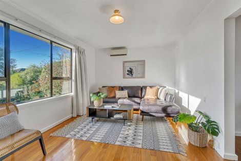 Photo of property in 16 Dunedin Street, Redwood, Christchurch, 8051