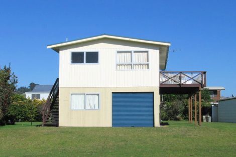 Photo of property in 11 Oyster Drive, Cooks Beach, Whitianga, 3591