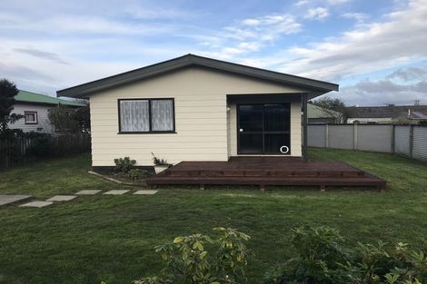 Photo of property in 74 New York Street, Martinborough, 5711