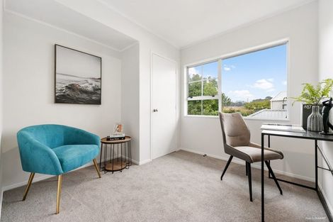 Photo of property in 1/9 Delisle Place, Windsor Park, Auckland, 0632