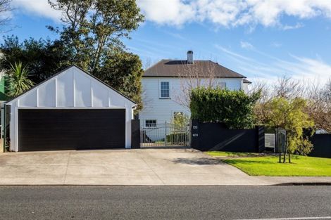 Photo of property in 100 Belt Road, New Plymouth, 4310