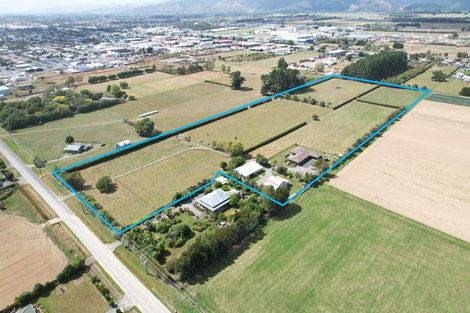 Photo of property in 77 Bruce Road, Levin, 5510