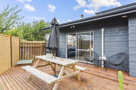 Photo of property in 14 Cypress Grove, Paraparaumu, 5032