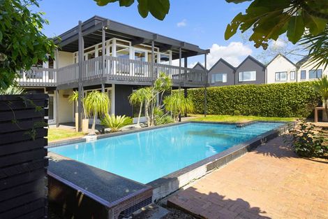 Photo of property in 103 Waimumu Road, Massey, Auckland, 0614