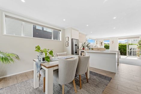 Photo of property in 33 Sanremo Lane, Stanmore Bay, Whangaparaoa, 0932