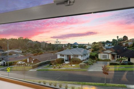 Photo of property in 111 Oteki Park Drive, Welcome Bay, Tauranga, 3112