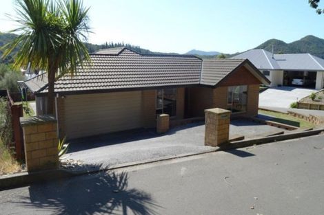 Photo of property in 112 Milton Terrace, Picton, 7220