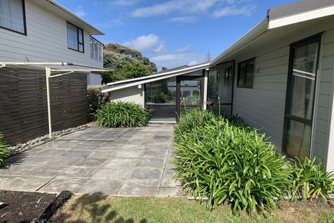 Photo of property in 10 Jane Street, Waikanae Beach, Waikanae, 5036