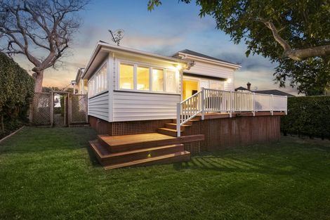 Photo of property in 26 Mariposa Crescent, Birkenhead, Auckland, 0626