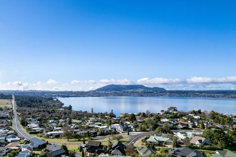 Photo of property in 32 Mapara Road, Acacia Bay, Taupo, 3385