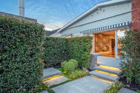 Photo of property in 41 Hanlon Crescent, Narrow Neck, Auckland, 0624