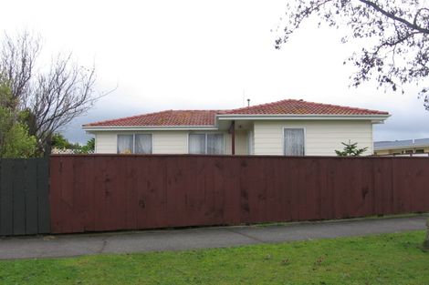 Photo of property in 43 Acacia Street, Kelvin Grove, Palmerston North, 4414
