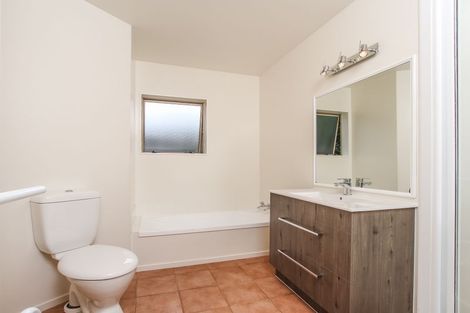 Photo of property in 17 Jelicich Court, Henderson, Auckland, 0612