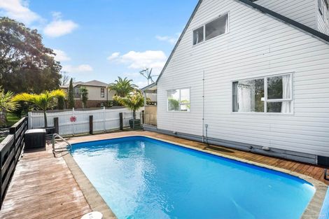 Photo of property in 2/494 East Coast Road, Windsor Park, Auckland, 0630