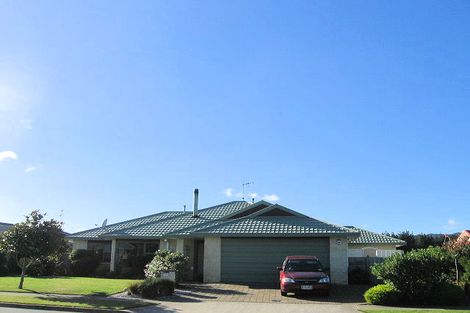 Photo of property in 7 Sovereign Way, Paraparaumu, 5032