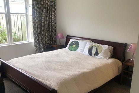 Photo of property in 33 Rua Street, Lyall Bay, Wellington, 6022