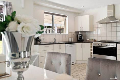 Photo of property in 60 Hartley Terrace, Massey, Auckland, 0614