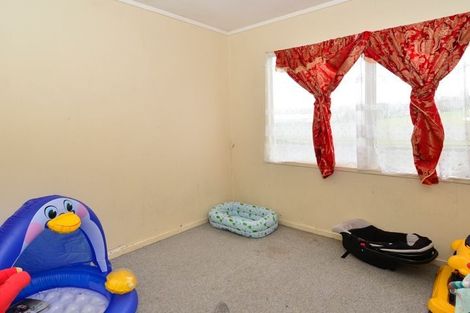 Photo of property in 1/136 Shifnal Drive, Randwick Park, Auckland, 2105