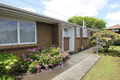 Photo of property in 2/80 Aberfeldy Avenue, Highland Park, Auckland, 2010
