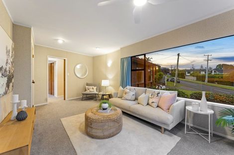 Photo of property in 1/2 Kowhai Road, Campbells Bay, Auckland, 0630