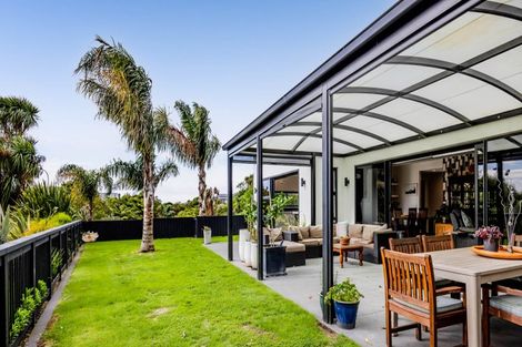 Photo of property in 23 Links Drive, Waiwhakaiho, New Plymouth, 4312