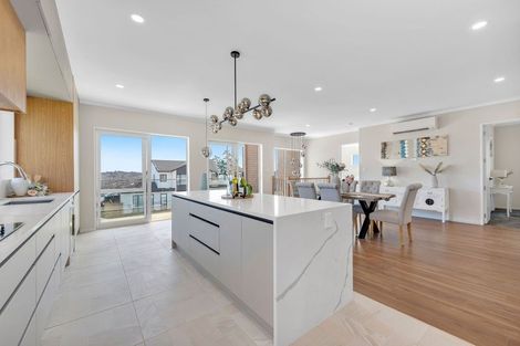 Photo of property in 25 Elevation Street, Flat Bush, Auckland, 2019