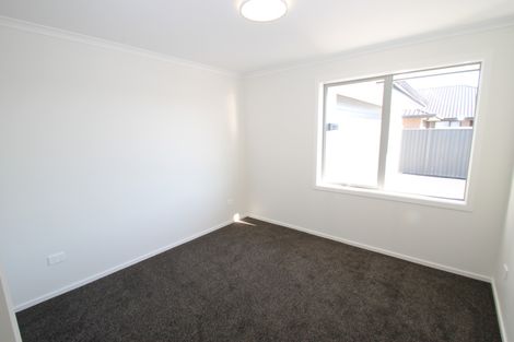 Photo of property in 33 Silver Springs Boulevard, Mosgiel, 9024