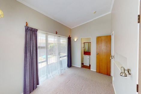 Photo of property in 82 Slacks Road, Awapuni, Palmerston North, 4412