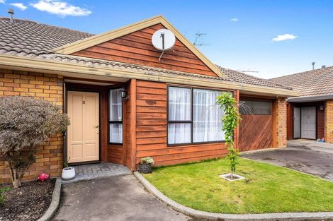 Photo of property in 1/24 Comeskey Grove, Elderslea, Upper Hutt, 5018