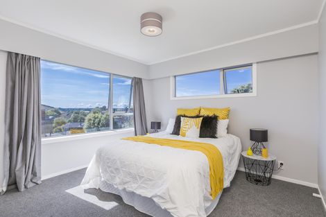 Photo of property in 1/12 Lydford Place, Glendene, Auckland, 0602