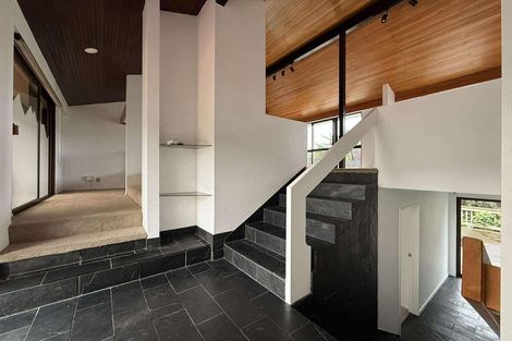 Photo of property in 27 Rembrandt Avenue, Tawa, Wellington, 5028