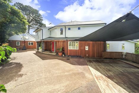 Photo of property in 100 Kowhai Road, Campbells Bay, Auckland, 0630