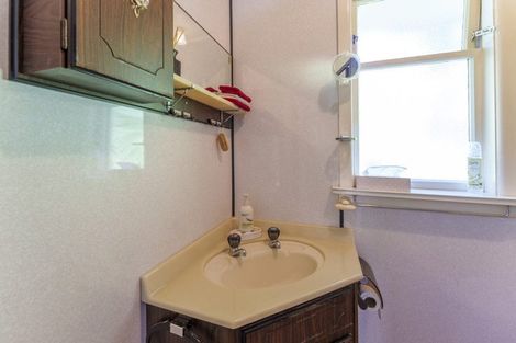 Photo of property in 85 Avonhead Road, Avonhead, Christchurch, 8042