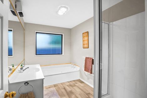 Photo of property in 3 Hunt Lane, Avondale, Christchurch, 8061