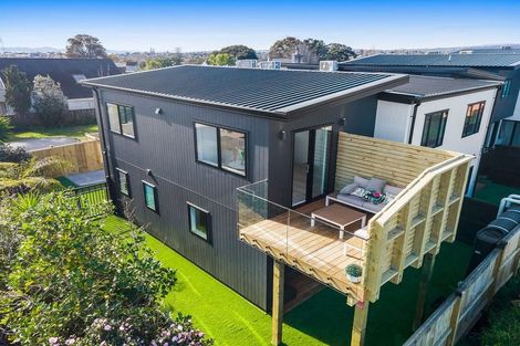 Photo of property in 19f Bradbury Road, Botany Downs, Auckland, 2010