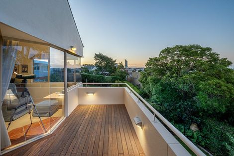 Photo of property in 3/284 Lake Road, Hauraki, Auckland, 0622