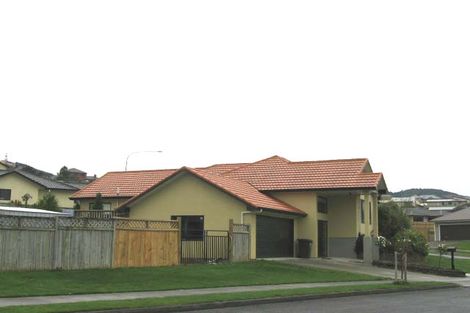 Photo of property in 2 Birkinshaw Grove, Riverstone Terraces, Upper Hutt, 5018