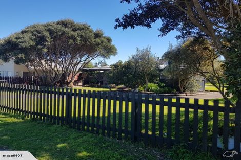 Photo of property in 3 Cordyline Road, Port Waikato, Tuakau, 2695