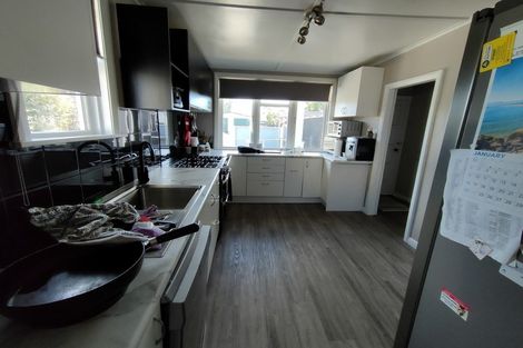 Photo of property in 15 Queen Street, Winton, 9720