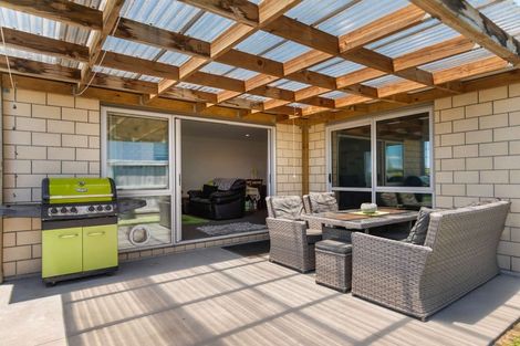 Photo of property in 14 Fuller Street, Papamoa Beach, Papamoa, 3118