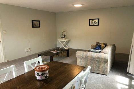 Photo of property in 2/5 Compass Place, Te Atatu Peninsula, Auckland, 0610