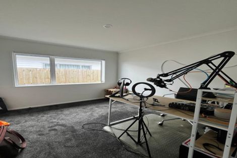 Photo of property in 17 Kutukutu Street, Takanini, 2112